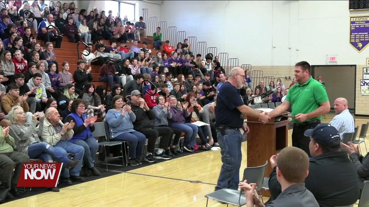 Beloved agriculture teacher at Leipsic High School receives Golden Owl Award